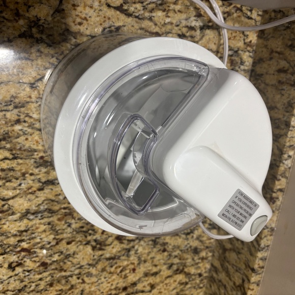 DeLonghi Ice Creamery Electric Ice Cream Maker IC8000 - Used Once Only! - Picture 5 of 5